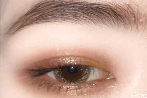 眼妆怎么画可以显得温柔 眼妆怎么画可以显得温柔