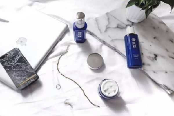 油皮夏天用什么水乳