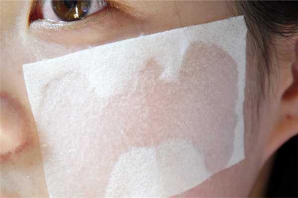 湿敷和敷面膜有什么区别?湿敷的作用和功效是什么 湿敷和敷面膜有什么区别?湿敷的作用和功效是什么