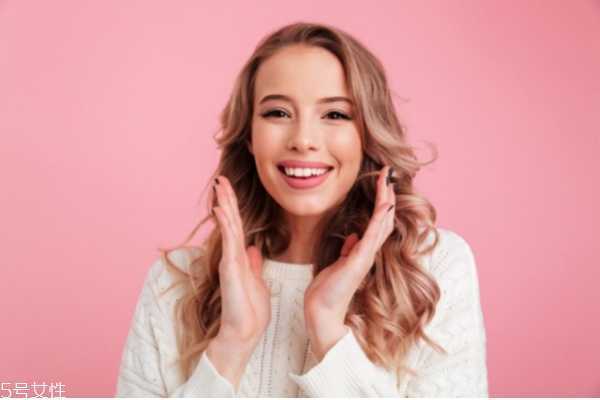 用什么洗脸可以祛痘 用什么洗脸可以祛痘