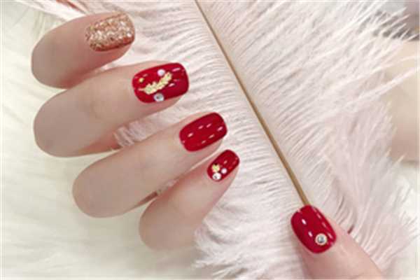 贴甲片全贴好还是半贴好 贴甲片全贴好还是半贴好