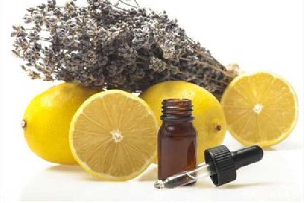 眼部精油和眼霜的顺序 眼部精油和眼霜的顺序