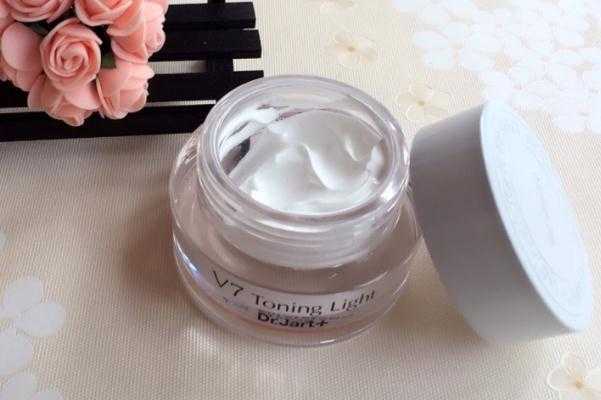 素颜霜可以每天使用吗 素颜霜可以每天使用吗