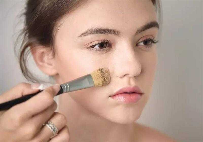 遮瑕用在粉底液前还是后 遮瑕用在哪个步骤