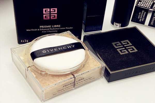 花西子散粉和纪梵希散粉哪个好 花西子散粉和纪梵希散粉哪个好