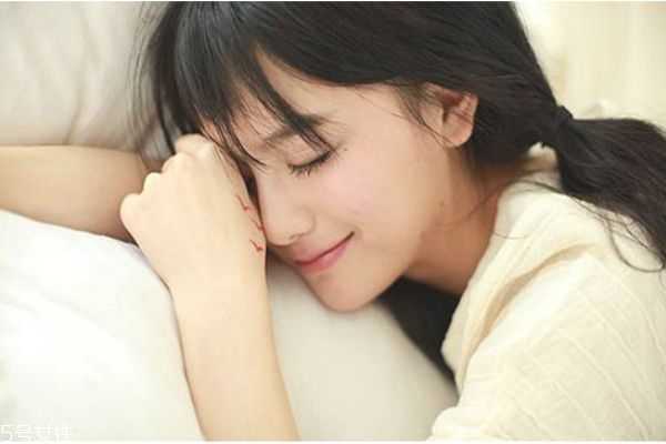 什么是奶油肌粉底液？奶油肌和雾面区别