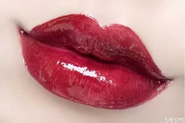 冷皮适合什么颜色口红？适合冷白皮的口红颜色