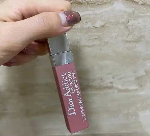 唇蜜涂多了会怎么样 唇蜜涂多了会怎么样