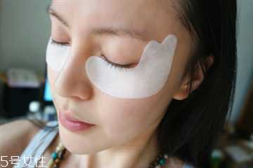 经常熬夜用什么眼膜好 抓住时间保留青春