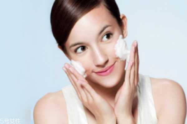 夏季用什么洗面奶好