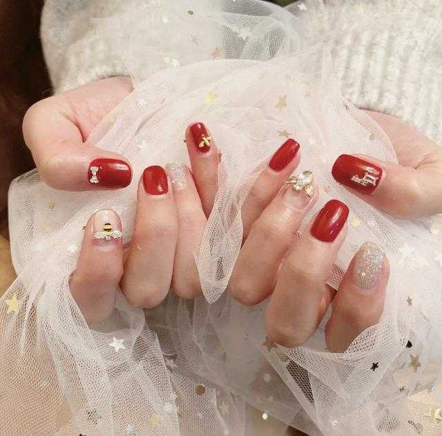 精致漂亮新年美甲图片 好运时髦新年美甲 精致漂亮新年美甲图片 好运时髦新年美甲