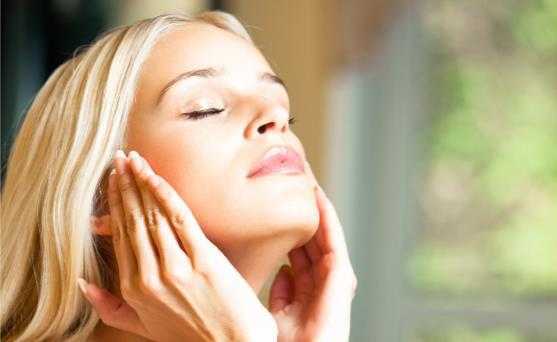 冬季油性皮肤如何控油补水