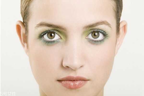涂眼霜有哪些常见误区 涂眼霜有哪些误区你占了