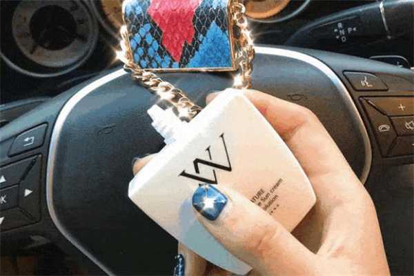 vn铂金包防晒和安耐晒哪个好