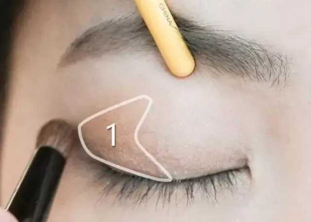眼影怎么画好看又自然又漂亮?超实用的眼影画法分享