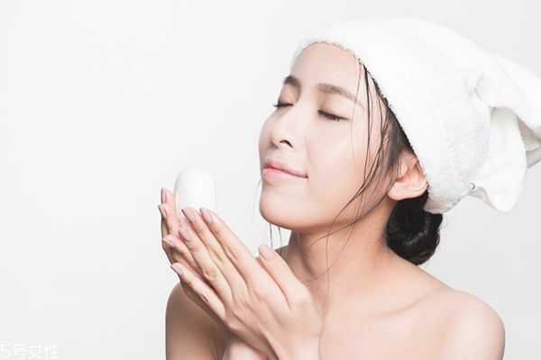 无泡洁面是什么
