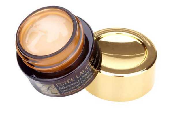 精华霜用完要不要洗 精华霜用完要不要洗