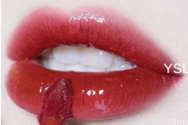 ysl唇釉613是什么颜色？ysl黑管水光唇釉613适合黄皮吗