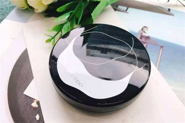 资生堂气垫黑白区别