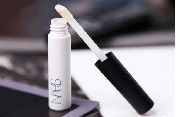 眼部容易晕妆怎么办?眼部容易晕妆怎么解决 眼部容易晕妆怎么办?眼部容易晕妆怎么解决