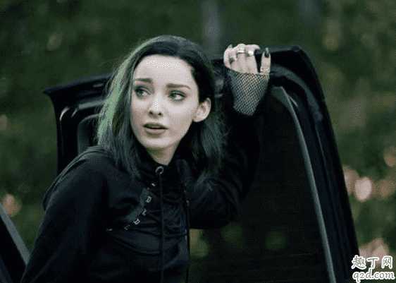 头发打蜡要染色吗？头发打蜡怎么打