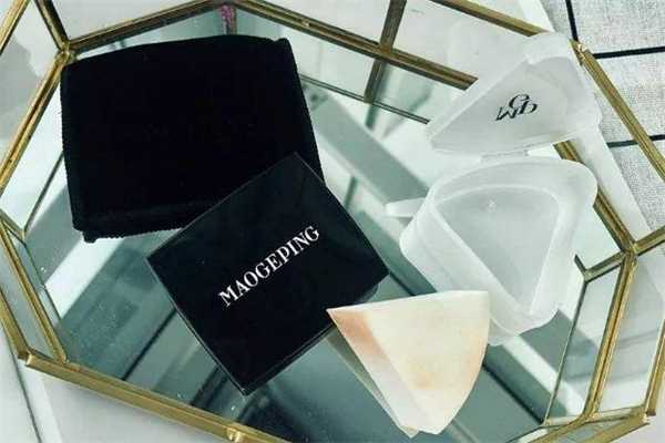 毛戈平粉膏遮瑕怎么样？毛戈平粉膏容易泛油光吗