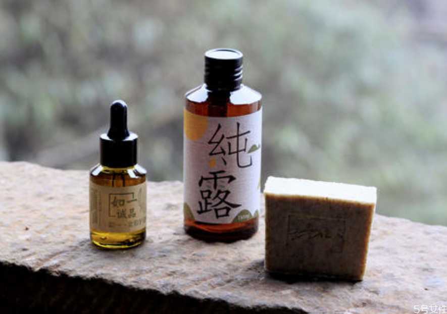 纯露为什么越用脸越干？纯露的正确打开方式