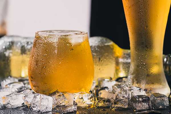 啤酒喝多了怎么解酒?吐出来好还是不吐好? 啤酒喝多了怎么解酒?吐出来好还是不吐好?