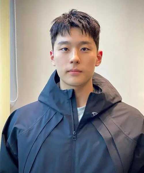 男生短发发型图片帅气 男生短发发型图片帅气