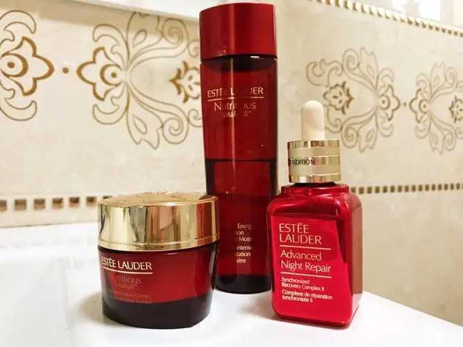 雅诗兰黛红色瓶子的精华是什么 雅诗兰黛红色瓶子的精华是什么