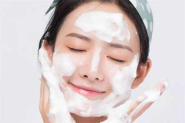 长痘了可以用洗面奶吗