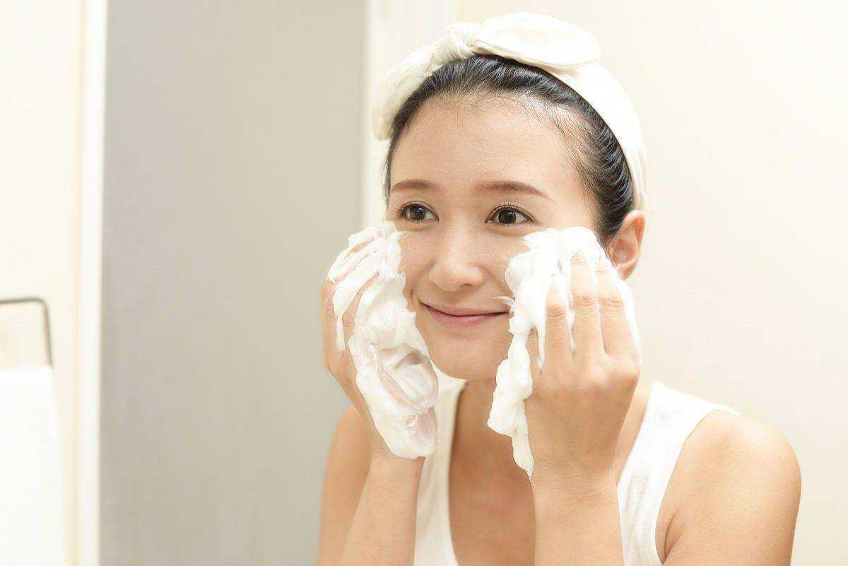 长痘了可以用洗面奶吗