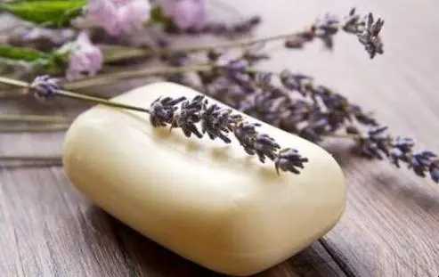 香皂可以洗脸吗?用香皂洗脸要注意什么 香皂可以洗脸吗?用香皂洗脸要注意什么