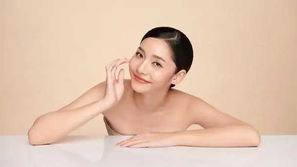 祛痘精华液可以全脸使用吗