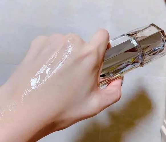 女生一次可以吃多少精华液