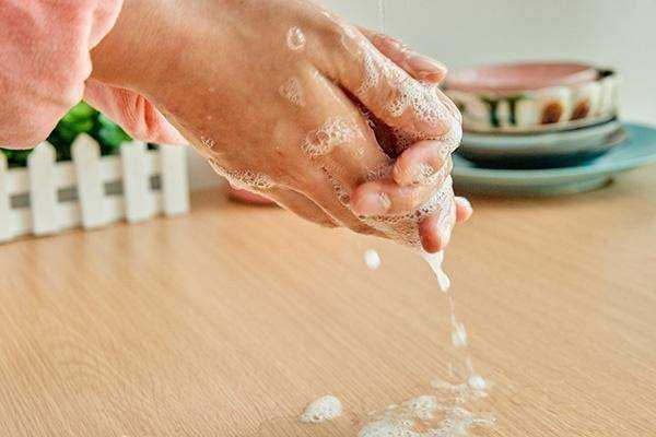 月经期间隔多久需换一次卫生巾？