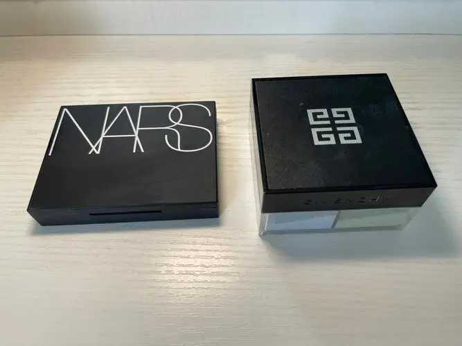 纪梵希散粉好还是粉饼好？哪个好用？