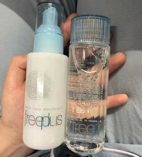 适合敏感肌肤用的水乳