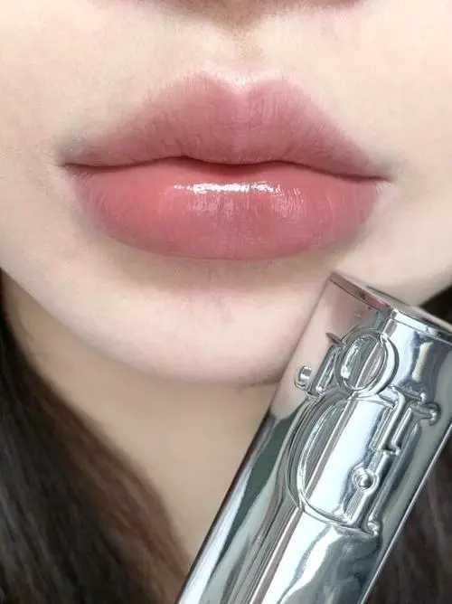 藕粉色口红是什么颜色