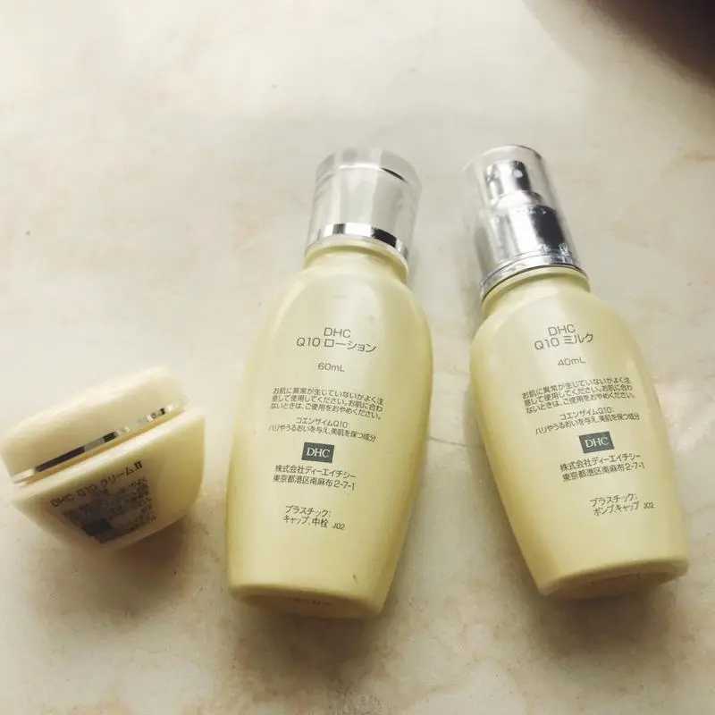 保湿霜和乳液的区别 这份对比表格让你一目了然 保湿霜和乳液的区别 这份对比表格让你一目了然