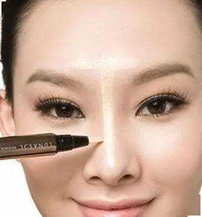 哪些高光品牌比较好用？高光修容的正确方法