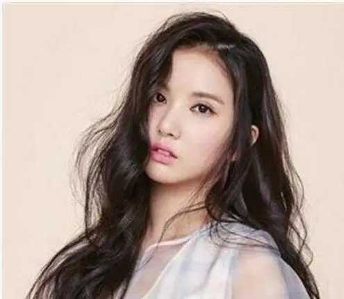 脸瘦长的女生适合什么发型?这几款发型绝对让你看起来仙气飘飘 脸瘦长的女生适合什么发型?这几款发型绝对让你看起来仙气飘飘