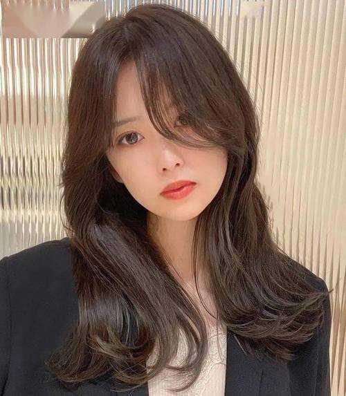 瘦长脸型适合的发型 这几款绝对让你颜值翻倍 瘦长脸型适合的发型 这几款绝对让你颜值翻倍