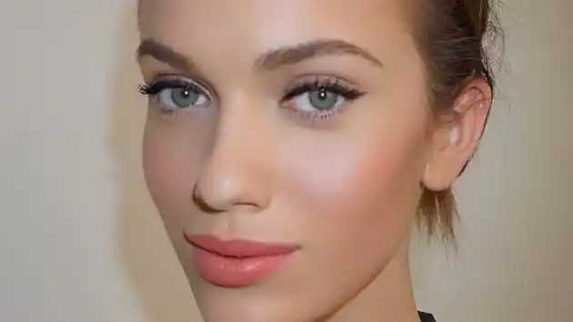 买了高光还要买修容吗