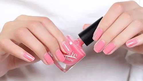 指甲油怎样干的快 指甲油怎样干的快