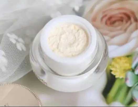 梵蜜琳贵妇膏是bb霜吗?用了梵蜜琳贵妇膏还要擦bb霜吗 梵蜜琳贵妇膏是bb霜吗?用了梵蜜琳贵妇膏还要擦bb霜吗