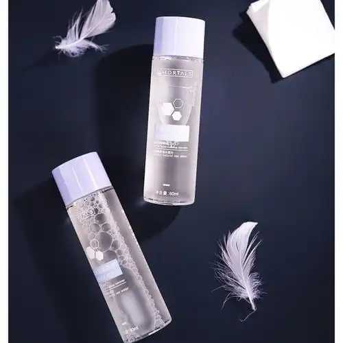 用卸妆湿巾还需要用卸妆水吗？最不伤皮肤的卸妆方式