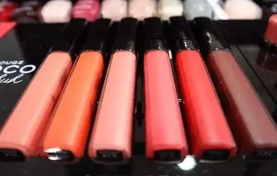 口红是石油做的吗？口红含有铅汞吗