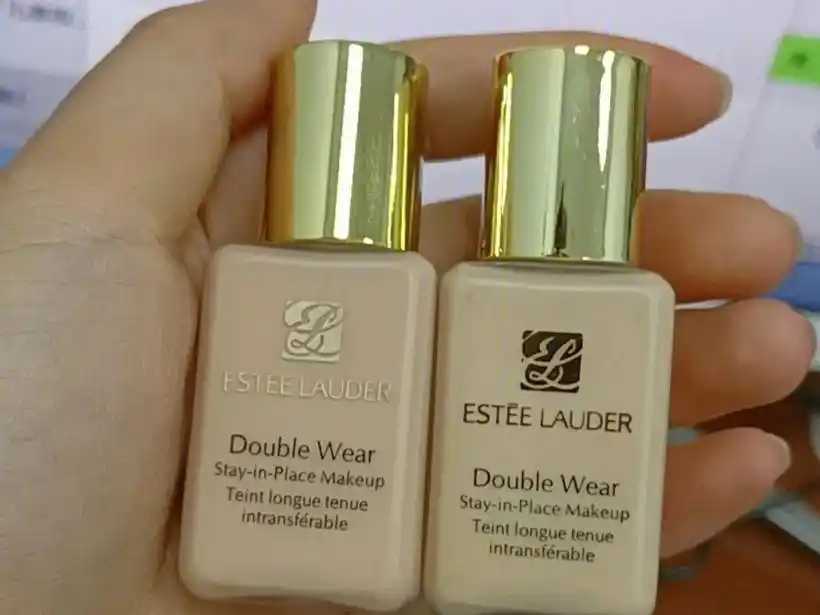 粉底液看起来假白正常吗 粉底液看起来假白正常吗