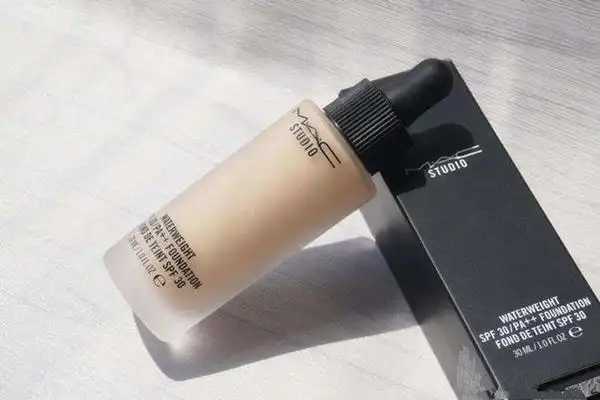 粉底液有养肤的作用吗 粉底液有养肤的作用吗